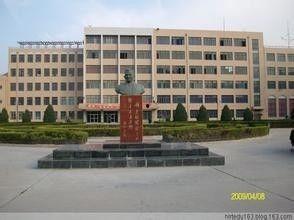 兰州城市学院免费吃瓜,学子福利,免费瓜果共享夏日清凉 第2张 兰州城市学院免费吃瓜,学子福利,免费瓜果共享夏日清凉 第2张